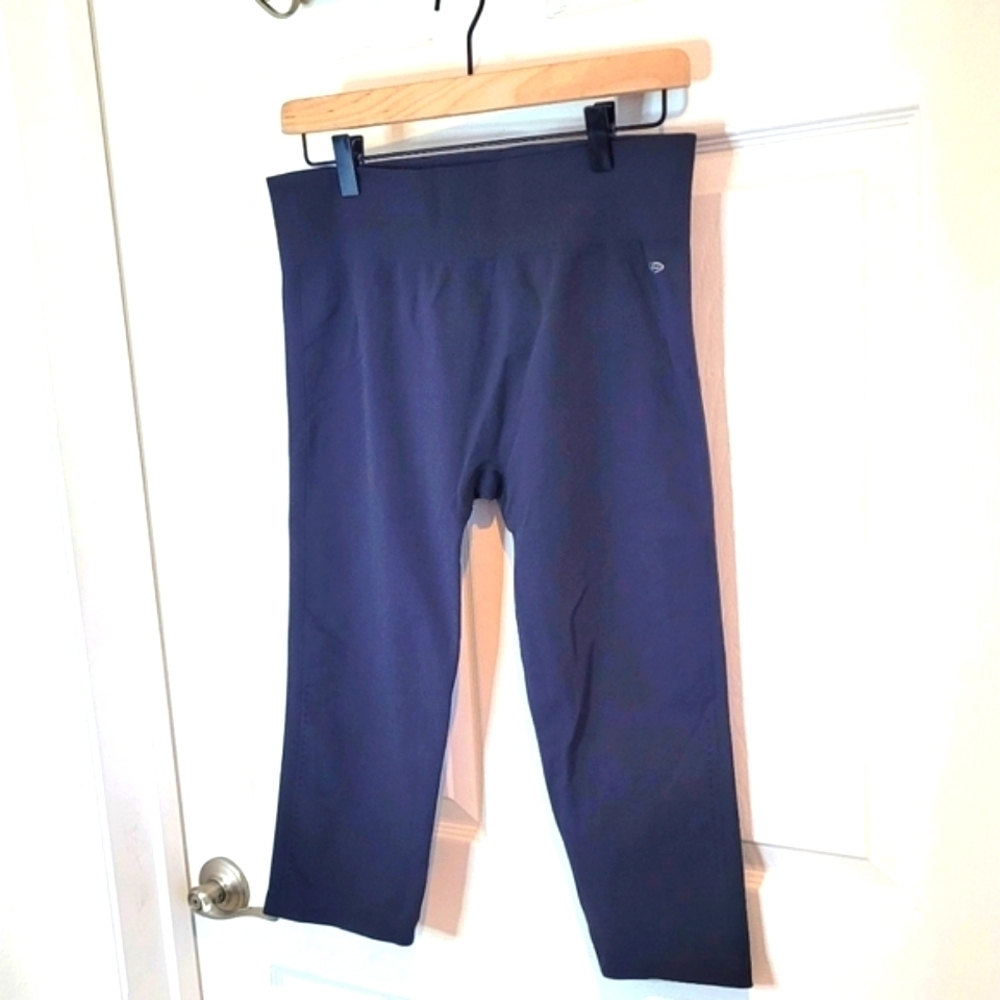 CHAMPION Women's Capri Leggings - Picture 2 of 10